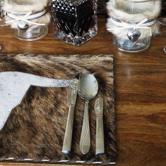 Kožené prostírání Luxury Cowhide BRAZÍLIE Brindle SALT & PEPPER HORN 44x31cm