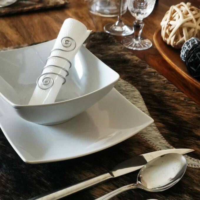 Kožené prostírání Luxury Cowhide BRAZÍLIE Brindle SALT & PEPPER HORN 44x31cm